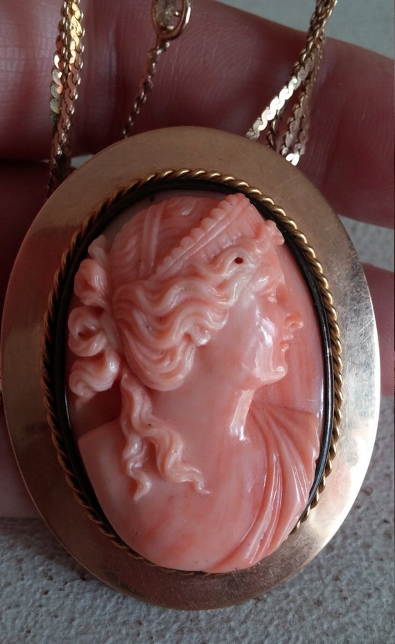 14k Gold Coral Cameo Brooch Pendant 20 Grams