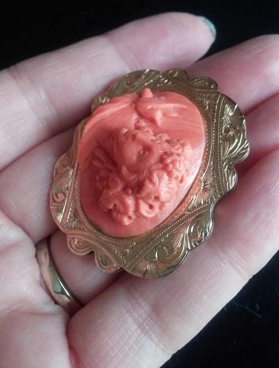 14k Gold Coral Cameo Goddess Flora Brooch 18.7 Gr… - image 5