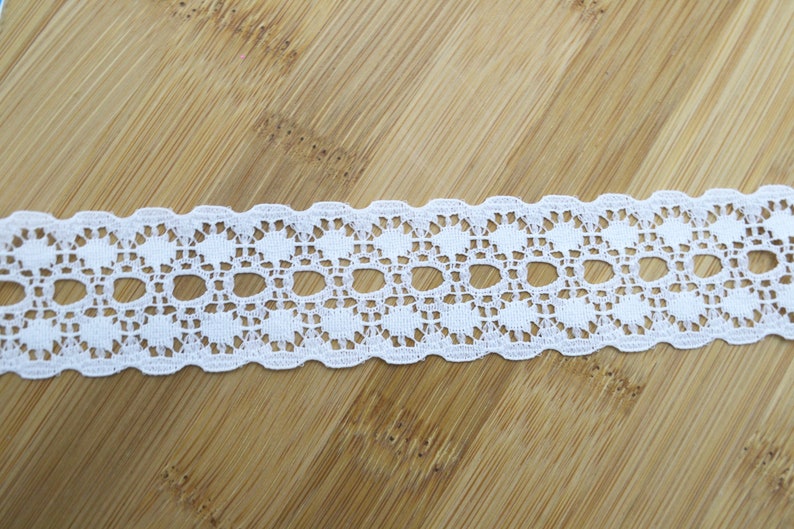 Classic White Lace Pattern Trim Old Fashioned Embellishment | Etsy