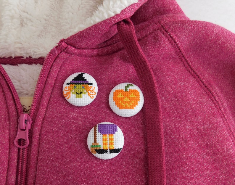 Jack-o'lantern Halloween Pin, Halloween Pumpkin Pin, Halloween Accessory, Halloween Brooch, Pumpkin Brooch, Cross Stitch Pin image 4