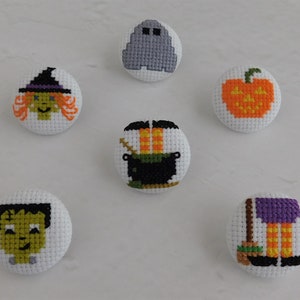 Jack-o'lantern Halloween Pin, Halloween Pumpkin Pin, Halloween Accessory, Halloween Brooch, Pumpkin Brooch, Cross Stitch Pin image 3