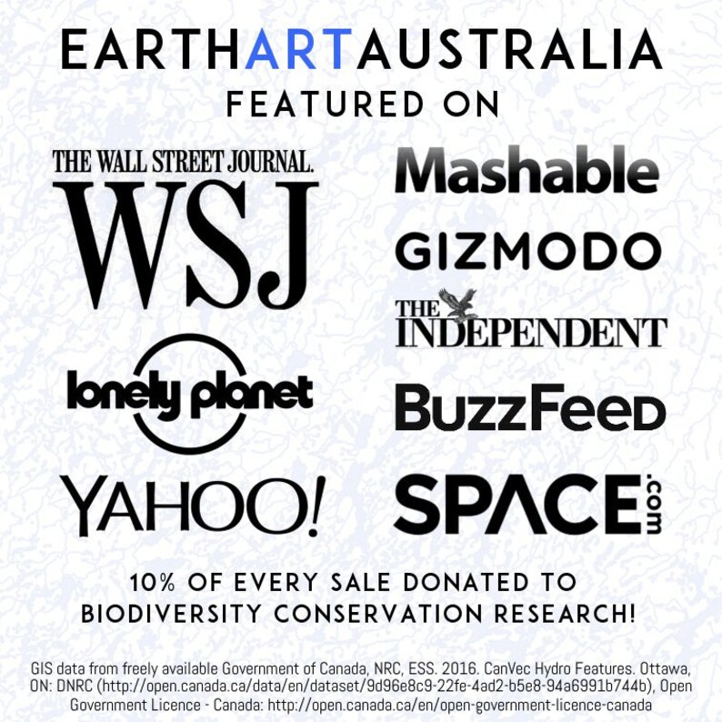 Peut inclure: Texte noir et blanc sur fond blanc. Le texte indique "EARTHARTAUSTRALIA FEATURED ON" et liste des publications dont The Wall Street Journal, Mashable, Gizmodo, The Independent, Lonely Planet, BuzzFeed, Yahoo! et Space.com. Le texte indique &eacute;galement "10% OF EVERY SALE DONATED TO BIODIVERSITY CONSERVATION RESEARCH!"