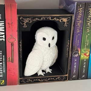Snowy Owl Book Nook | Owl Bookends | Fantasy Book Shelf Decor | 3D Printed Wizard Gift | Unique Owl Sculpture for Book Lovers