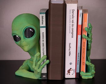 Green Alien Bookend Set | 3D Printed Sci-Fi Shelf Decor