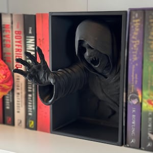Void Reaper Book Nook | 3D Printed Gothic Bookshelf Decor | Dark Fantasy Book Insert | Horror Book Nook HP Gift for Book Lovers