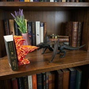 3D Printed Dragon Bookend: Fire-Breathing Fantasy Decor
