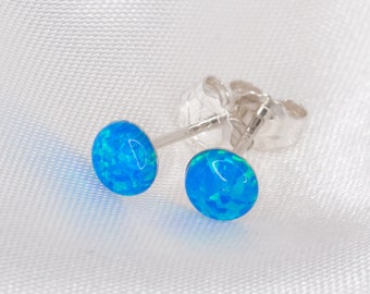 Zierliche Ohrstecker, Silber Ohrstecker, Opal Ohrstecker