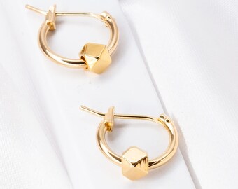 Huggie Hoops Earrings Diamond Cut Bead in Gold, Thick Hoop Earring, 16G Huggie Hoop Earring, Geometric Earrings, Everyday Jewelry