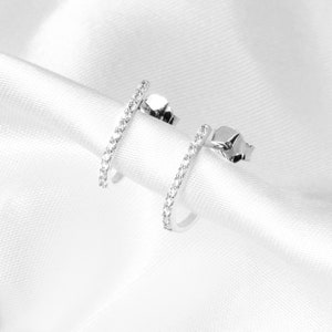 Pendientes de aro abiertos con circonita cúbica en plata de ley, joyería estética, regalo para ella