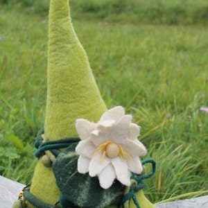 Sauna hat for woman Wool hat, felt hat, merino wool hat with lilien