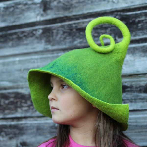 Playful green sauna hat whit a curly tail, felted hat unisex, gift for birthday, Christmas gift, overheating protection