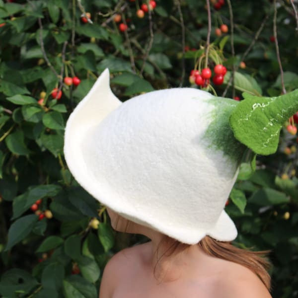 Calla sauna hat whit a curly tail, felted women hat, gift for birthday, overheating protection