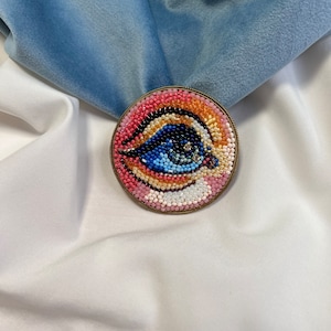 Broche oeil bleu perle brodée oeil Broche ronde Bijoux mauvais oeil Cadeau pour la fête des Mères