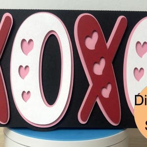XOXO Valentinstagskarte, Rot, Rosa, Weiß, Schwarz, Liebe, Herzen, Kuss, Umarmung, Süß, Digital