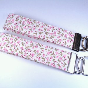 Pink Country Floral Key Fob, Fabric Wristlet Keychain, Ditsy Flowers Wrist Loop Key Lanyard