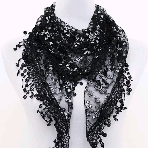 Lace triangle scarf - Black