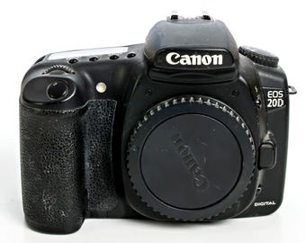 Canon EOS 40D in Box [1,231 Shots] + BG-E2N + Ef-s 18-55mm is From
