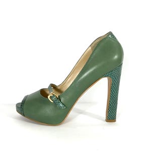 Y2K Green Leather Peep-toe Mary Janes, Snakeskin, Nine West, Like New, Size 6.5M