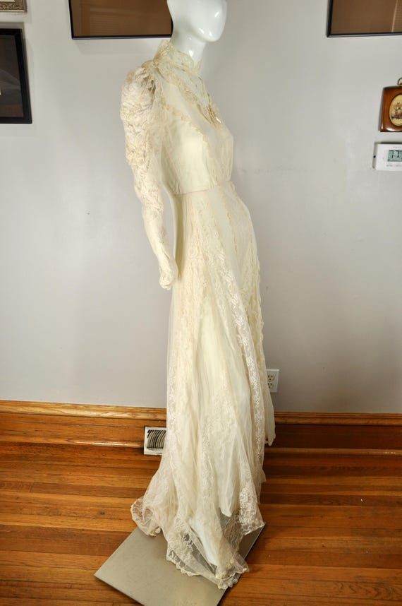 70s 20s Ivory Lace Gunne Sax-style Wedding Dress w/ M… - Gem