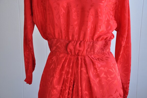 80s Slinky Red Dress w/ Embossed Flower Print, Si… - image 3