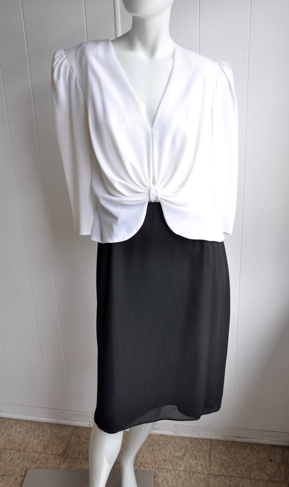 Size 16 Marilyn Monroe Black and White Pinup Dress