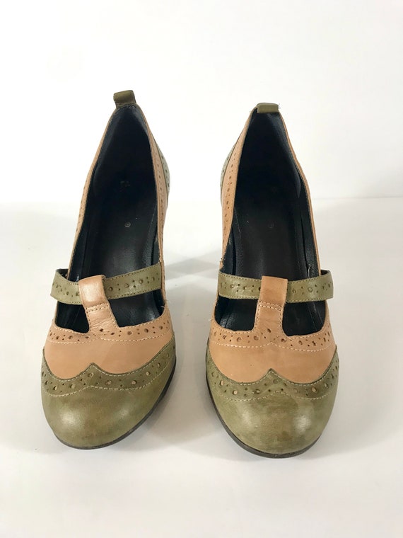 90s Levi's Avocado and Tan Mary Jane Leather Heel… - image 7