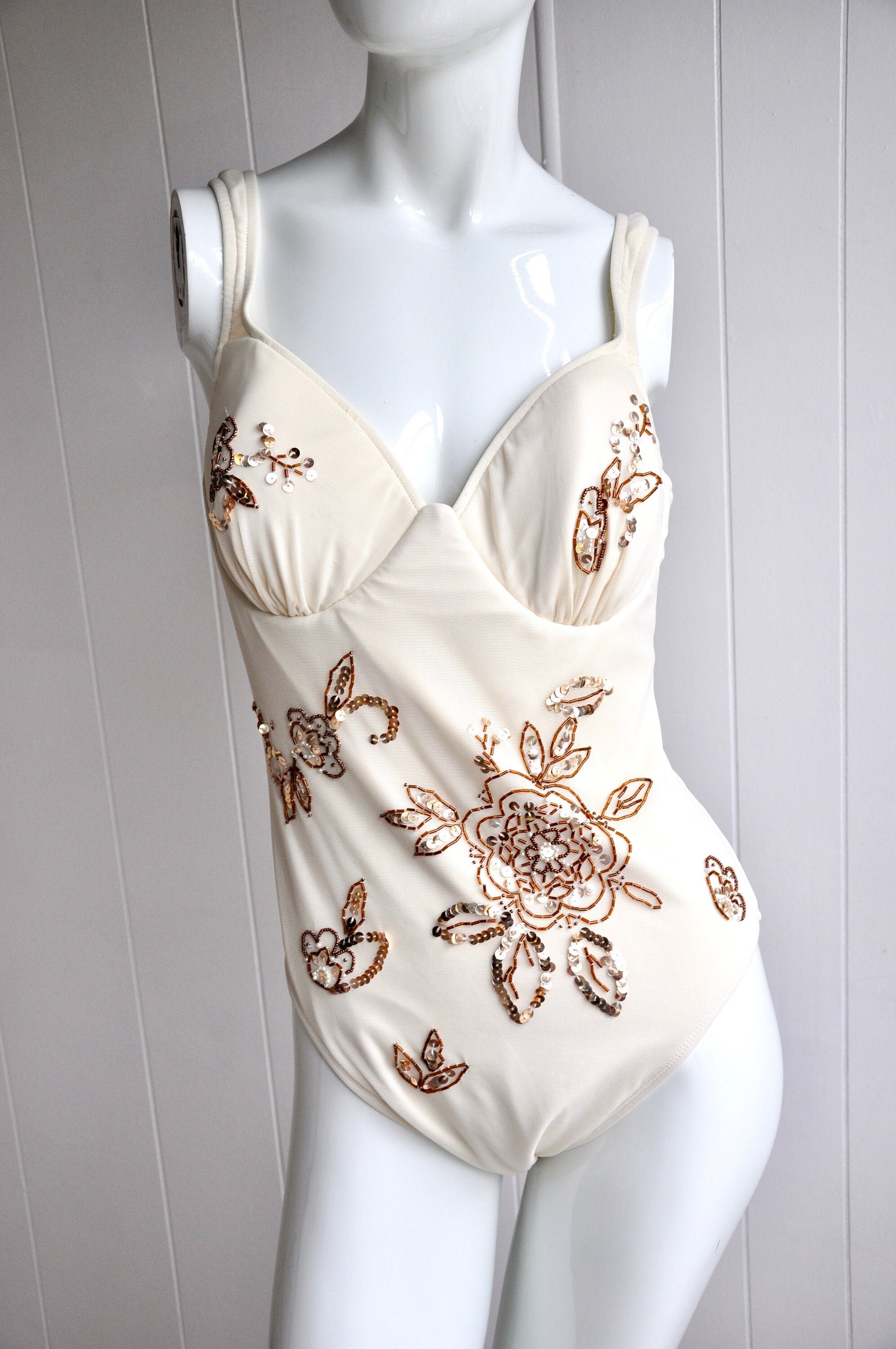 新品★Mbeaute Fairy pearl ruffle swimsuit Fairy pearl ruffle swimsuit M4236 | Mbeaute