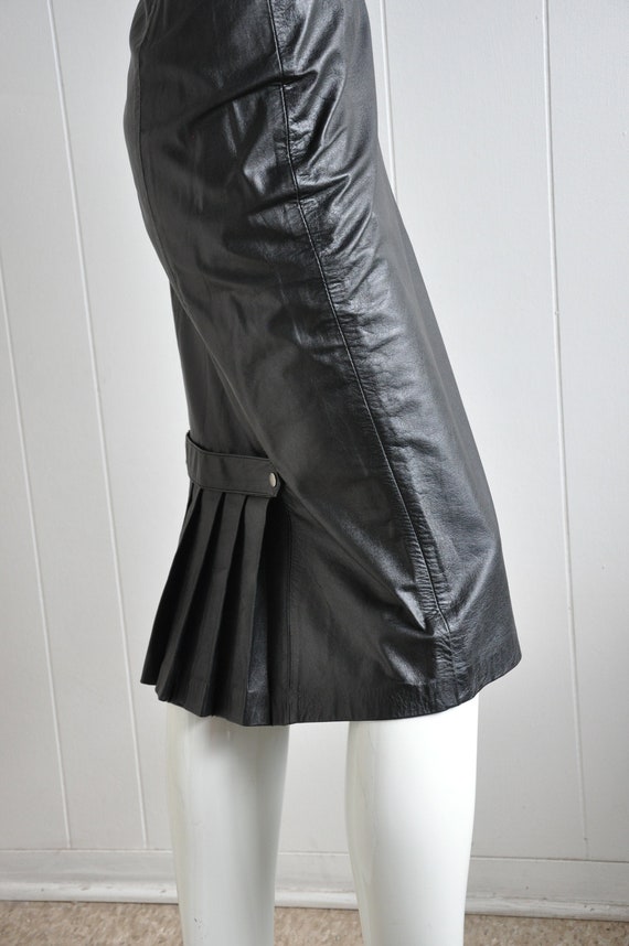 70s 80s Black Leather Skirt w/ Back Pleat, Waist … - image 1