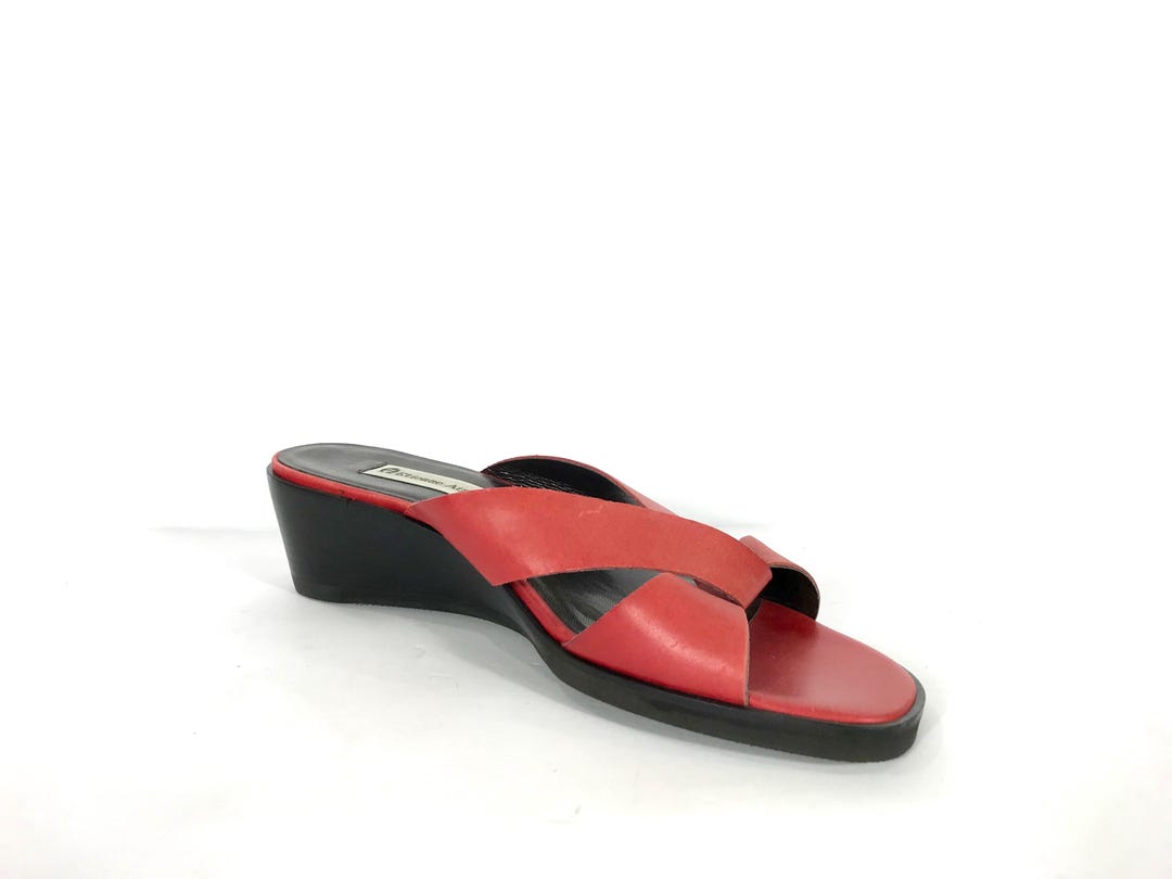 90er Etienne Aigner Rote Leder Riemchen Sandalen, Größe 10W