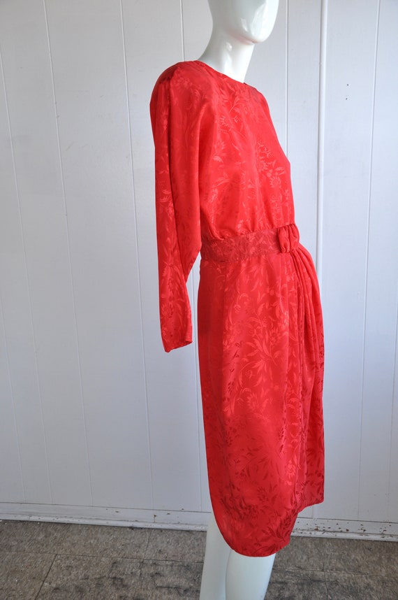 80s Slinky Red Dress w/ Embossed Flower Print, Si… - image 4