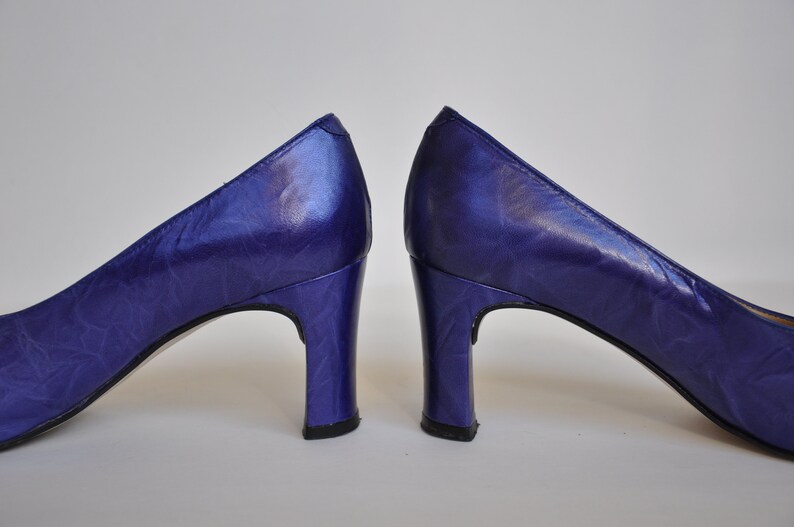 midnight blue pumps