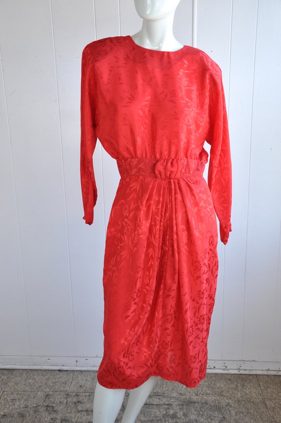 80s Slinky Red Dress w/ Embossed Flower Print, Si… - image 2