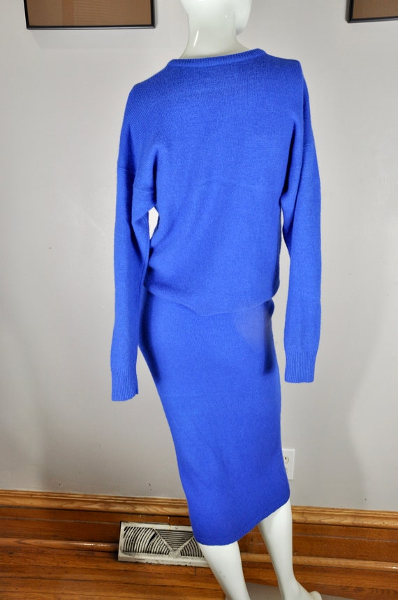 80s Royal Blue Knit Sweater Skirt Set w/ Bead and… - image 5