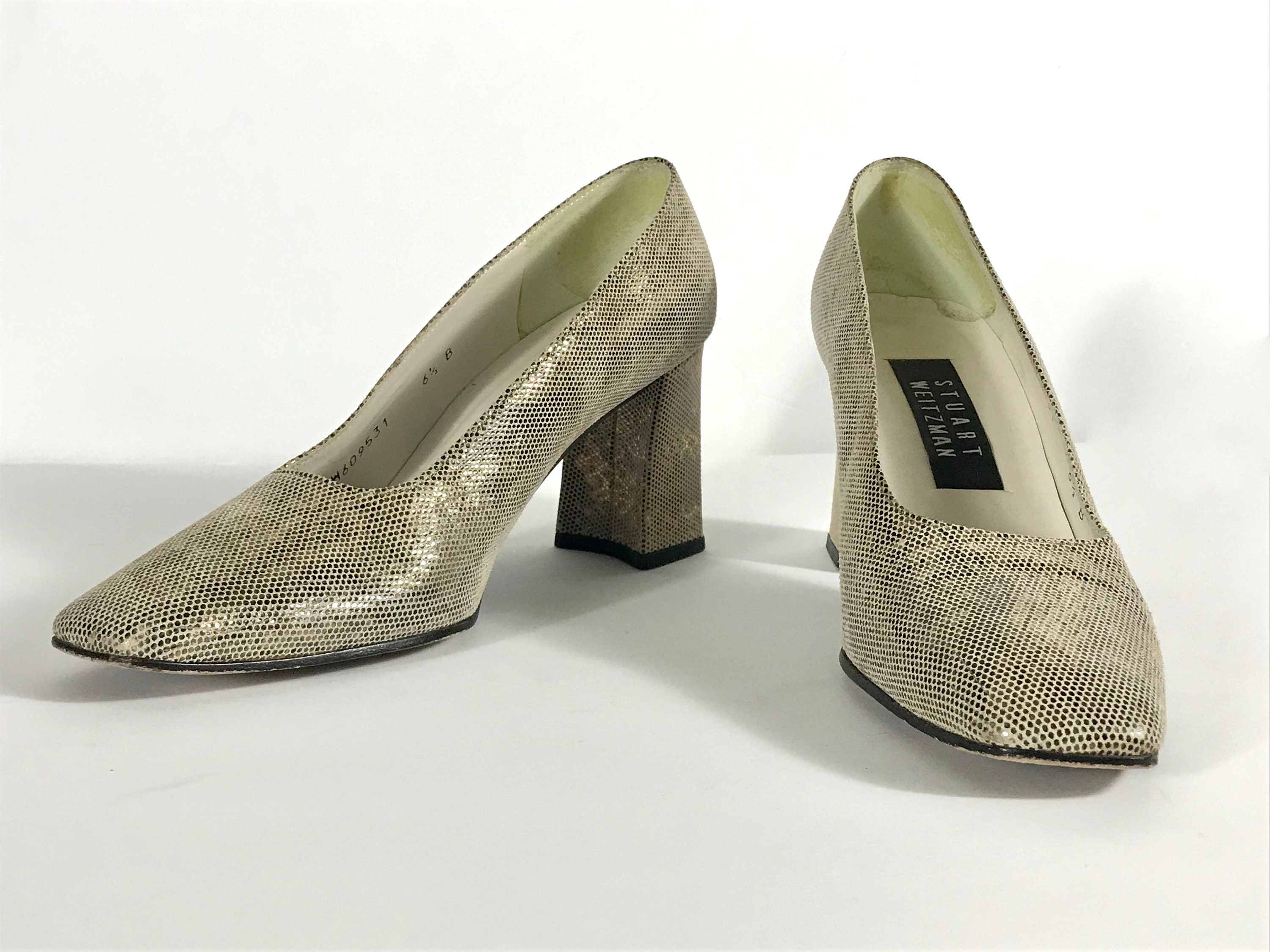 90s Stuart Weitzman Champagne Gold Faux Snakeskin Pumps W 90s Stuart Weitzman Champagne Gold Faux Snakeskin Pumps W
