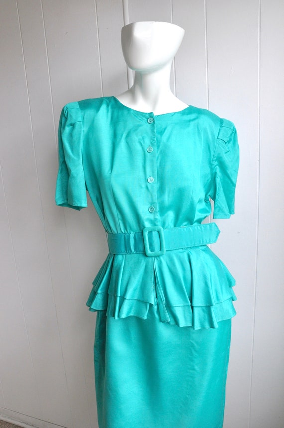70s Green Peplum Dress w/ Belt, Buttons, Joni Blai