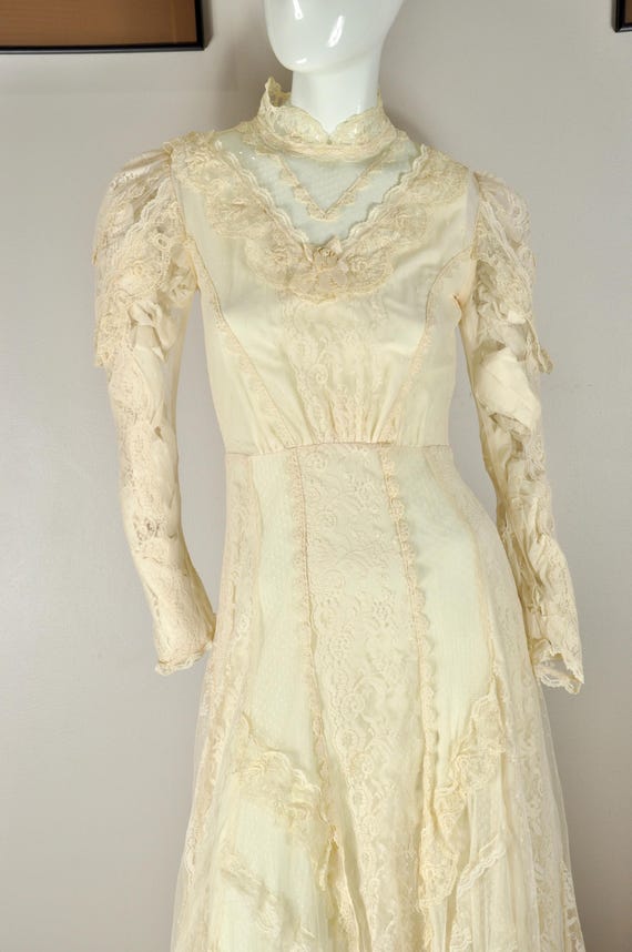 70s 20s Ivory Lace Gunne Sax-style Wedding Dress w/ M… - Gem