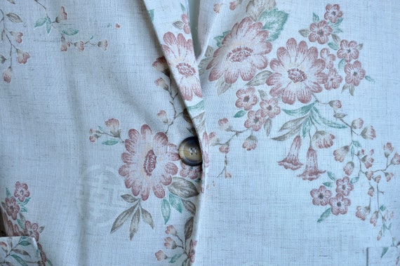 Size 1X Plus Oatmeal Linen Floral Tao Te Ching Asi