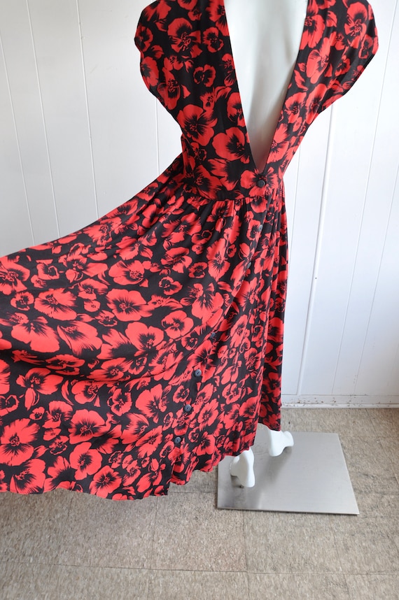 70s 80s Keyhole Flower Dress Size 10 Secrets Red Black Flowers