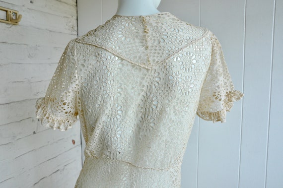 30s 40s Eyelet Cotton Flapper Wedding Dress w/ Mi… - image 6