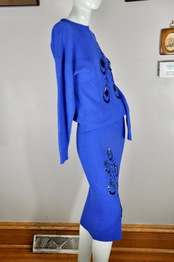 80s Royal Blue Knit Sweater Skirt Set w/ Bead and… - image 3