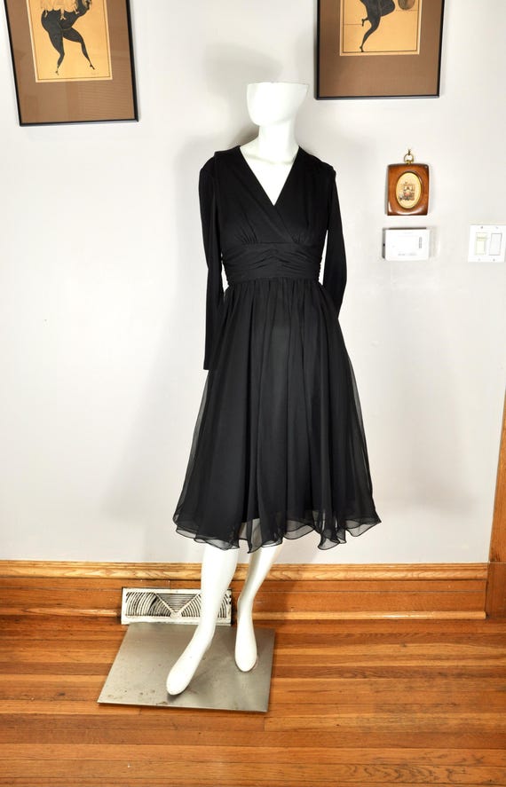 Vintage Lord & Taylor Black Ruffle Skirt Dress: 50s 60s Hollywood Glam - Etsy Finland Vintage Lord & Taylor Black Ruffle Skirt Dress: 50s 60s Hollywood Glam - Etsy Finland