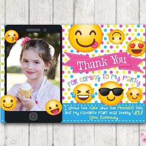 Cartões de agradecimento emoji imprimíveis com foto, cartão de agradecimento vertical emoji, agradecimento de aniversário emoji, aniversário emoji, cartão de agradecimento com foto