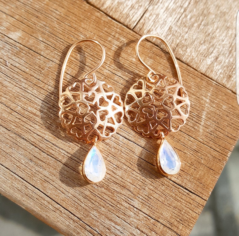 Earrings rose gold with moon stone