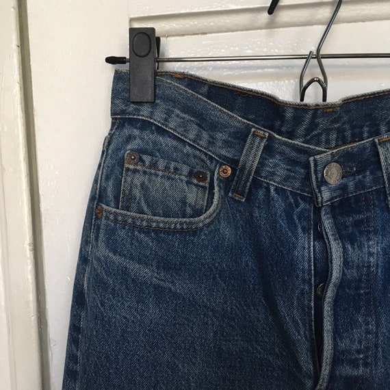 Vintage 80s levis 501 medium wash - image 2