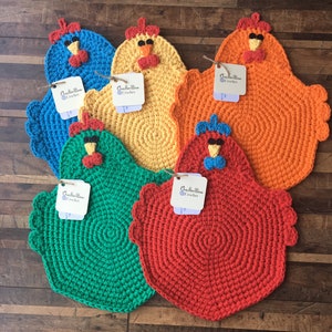 Chicken Potholder, chicken trivet, Easter decoration, kitchen decor, home decor, farmhouse style, crochet potholder, gift under 20,