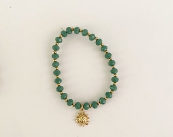 Sun charm bracelet, green bracelet, beaded bracelet, minimalist, summer jewelry, gift for daughter, friend birthday, niece gift idea