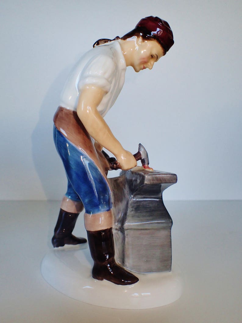 Royal Doulton The Blacksmith HN 2240 Farrier Figurine image 4