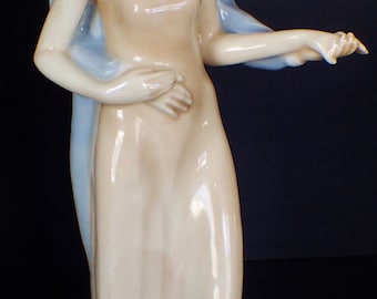 Royal Doulton Queens of the Realm 