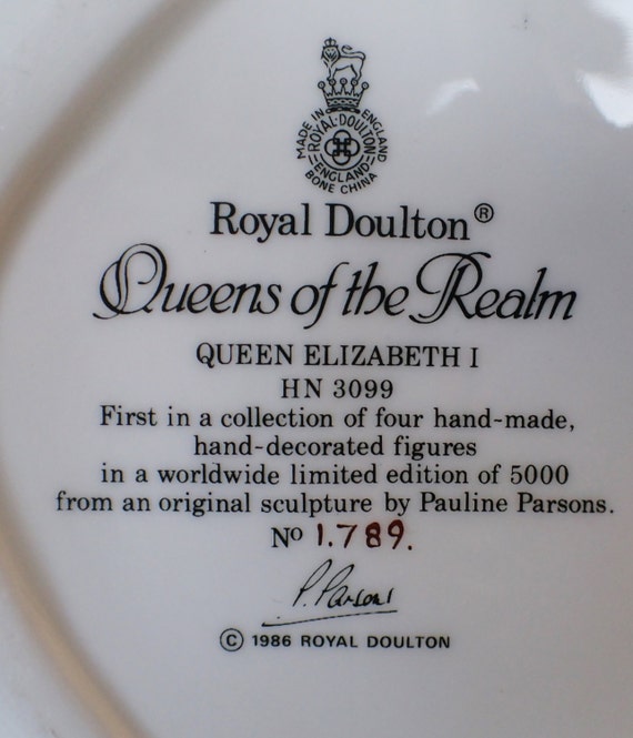 ロイヤルドルトン エリザベス 限定品   HN3099 Royal Doulton Queens of the Realm 