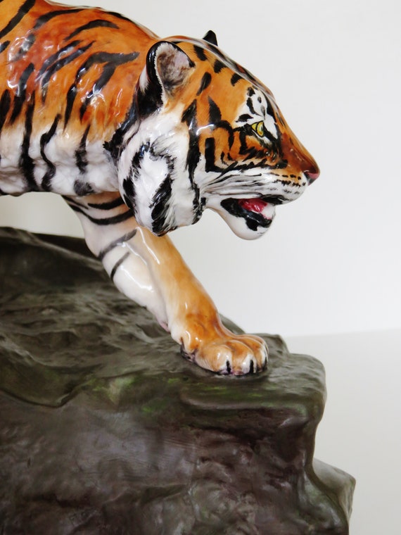 話題の人気 Extremely Scarce Royal Doulton Prestige Series Tiger on Rock スポーツトイ・アクショントイ